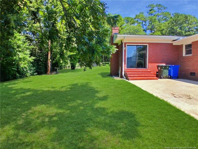 1086 Essex Place, Fayetteville, NC 28301