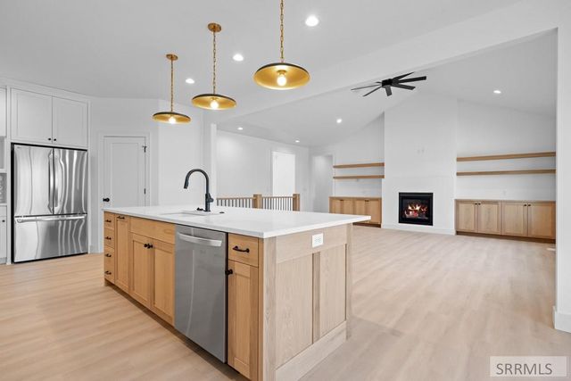 5804 Dune Village Way, Idaho Falls, ID 83404