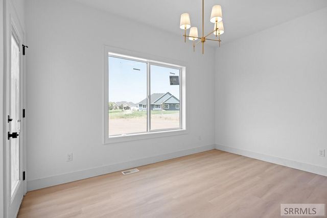 5804 Dune Village Way, Idaho Falls, ID 83404