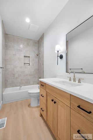 5804 Dune Village Way, Idaho Falls, ID 83404