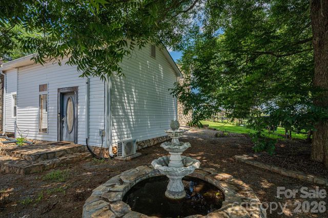 1387 George Brown Road, Crouse, NC 28033