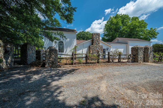 1387 George Brown Road, Crouse, NC 28033