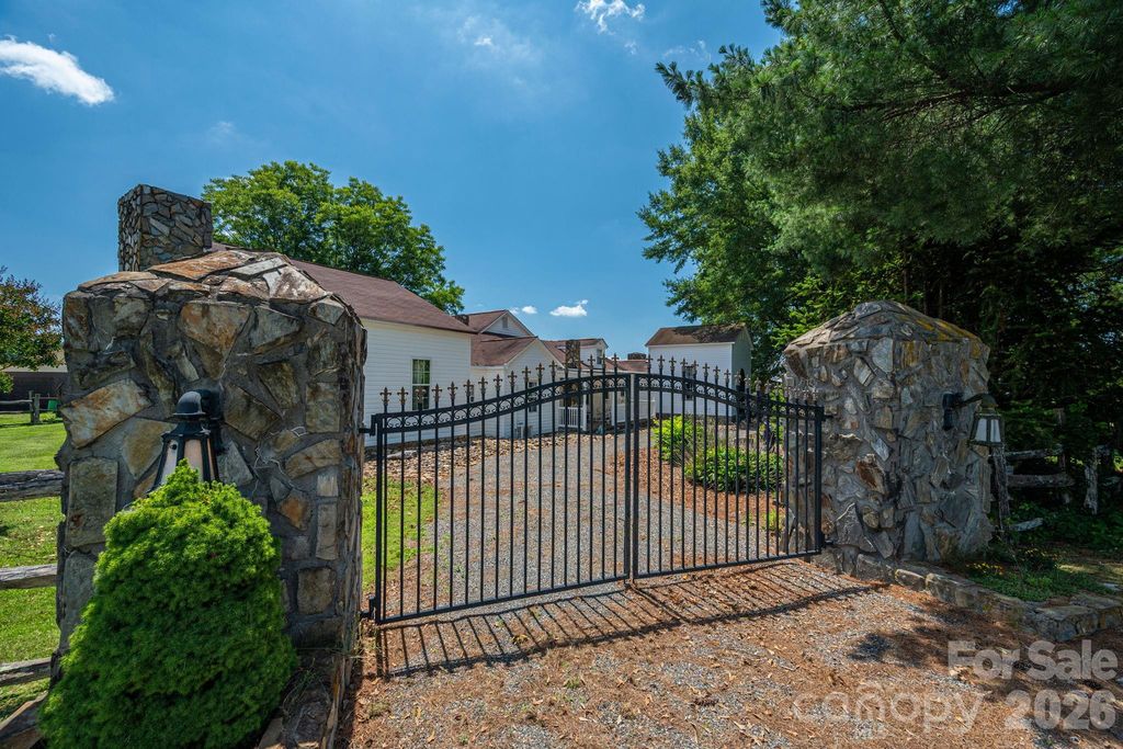 1387 George Brown Road, Crouse, NC 28033