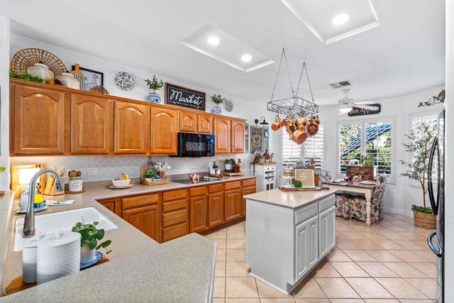 78711 Kentia Palm Drive, Palm Desert, CA 92211