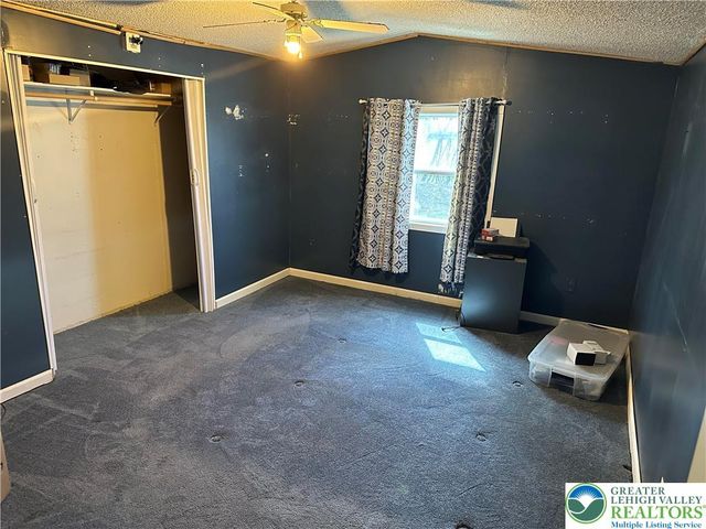 10 Roth Avenue, Longswamp Twp, PA 19539