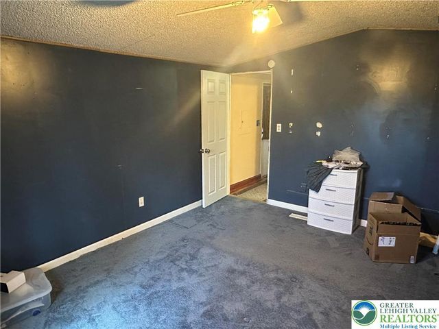 10 Roth Avenue, Longswamp Twp, PA 19539