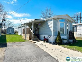 10 Roth Avenue, Longswamp Twp, PA 19539