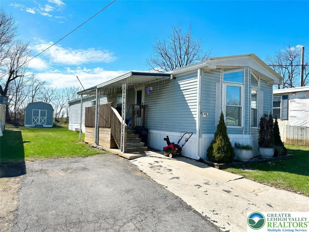 10 Roth Avenue, Longswamp Twp, PA 19539