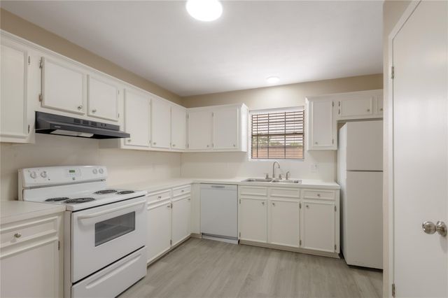 600 Palm Street 13, Huntsville, TX 77340