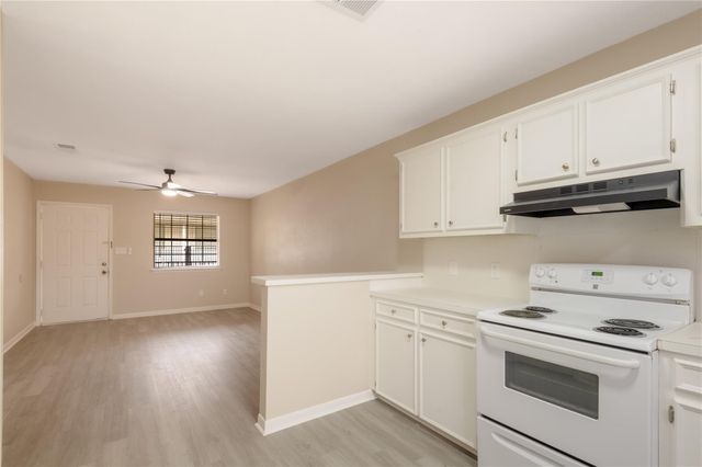 600 Palm Street 13, Huntsville, TX 77340