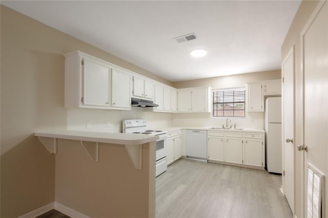 600 Palm Street 13, Huntsville, TX 77340