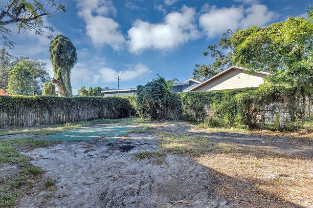 9220 N 13TH STREET A & B, Tampa, FL 33612