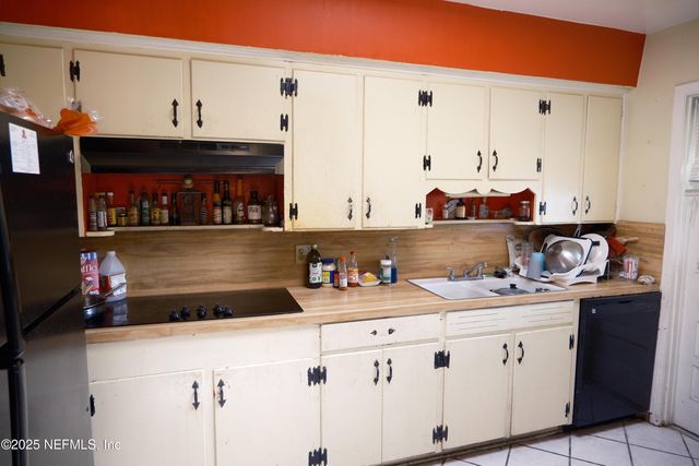 6100 SEABOARD Avenue, Jacksonville, FL 32244