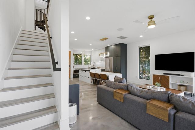 2711 Crest Ave A, Austin, TX 78702