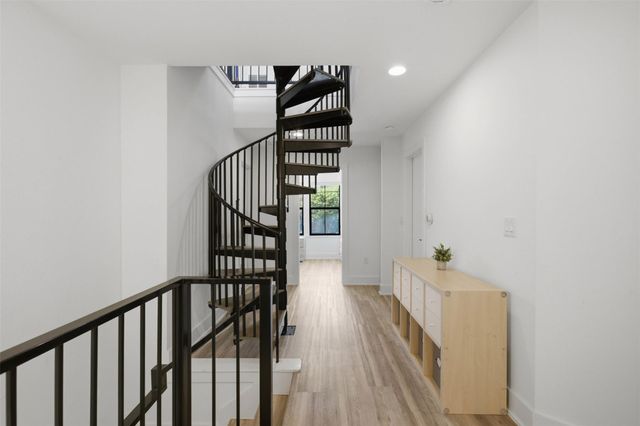 2711 Crest Ave A, Austin, TX 78702