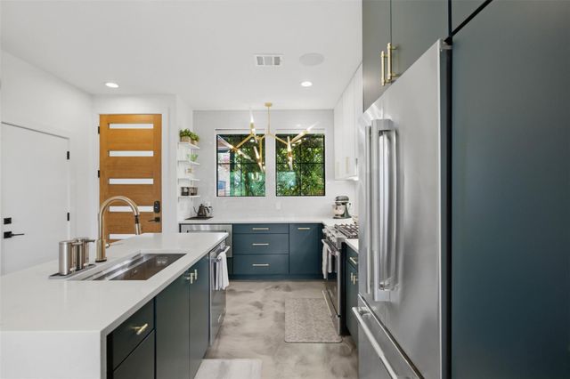 2711 Crest Ave A, Austin, TX 78702