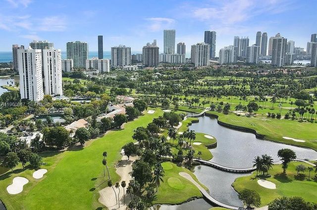 20301 W Country Club Dr 1425, Aventura, FL 33180