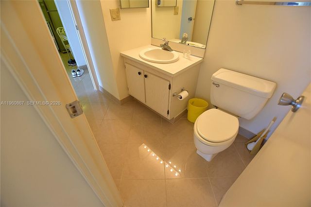 20301 W Country Club Dr 1425, Aventura, FL 33180