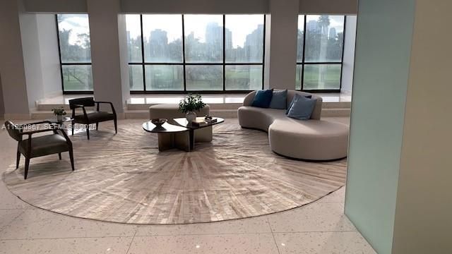 20301 W Country Club Dr 1425, Aventura, FL 33180