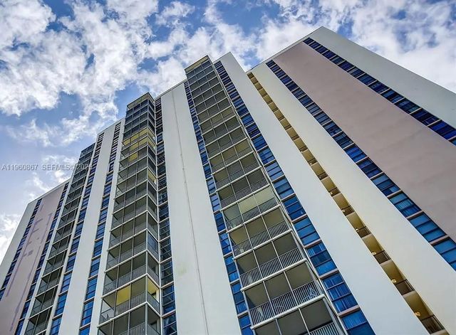 20301 W Country Club Dr 1425, Aventura, FL 33180