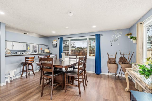 1960 Hutchins Circle, Medford, OR 97504