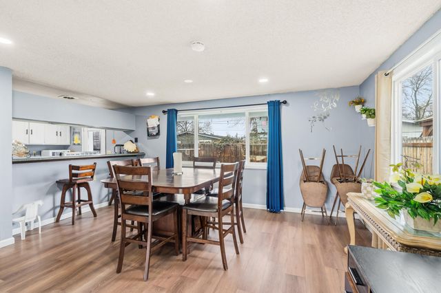 1960 Hutchins Circle, Medford, OR 97504