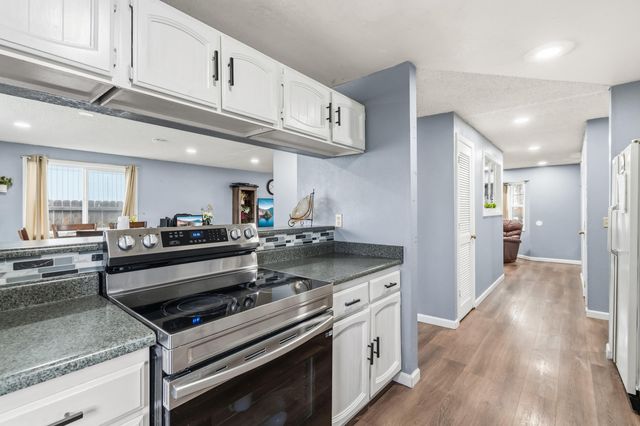 1960 Hutchins Circle, Medford, OR 97504