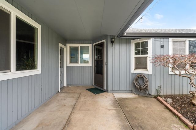 1960 Hutchins Circle, Medford, OR 97504