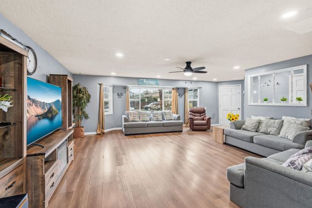 1960 Hutchins Circle, Medford, OR 97504