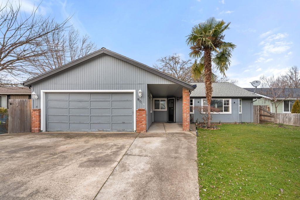 1960 Hutchins Circle, Medford, OR 97504