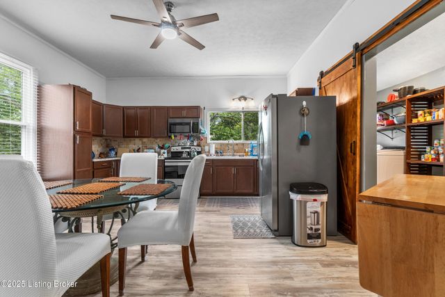 529 Cardinal Dr, Campbellsburg, KY 40011