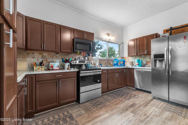 529 Cardinal Dr, Campbellsburg, KY 40011