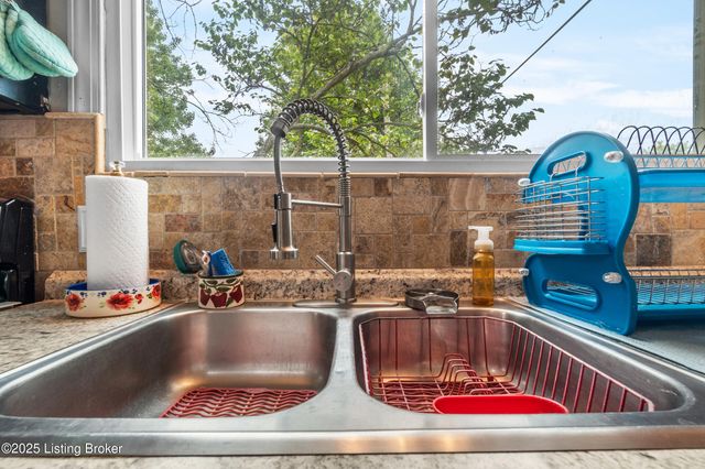 529 Cardinal Dr, Campbellsburg, KY 40011