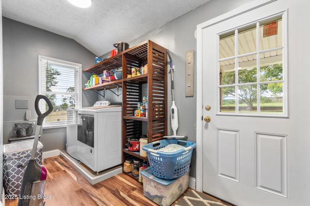 529 Cardinal Dr, Campbellsburg, KY 40011