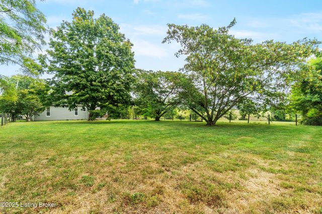 529 Cardinal Dr, Campbellsburg, KY 40011