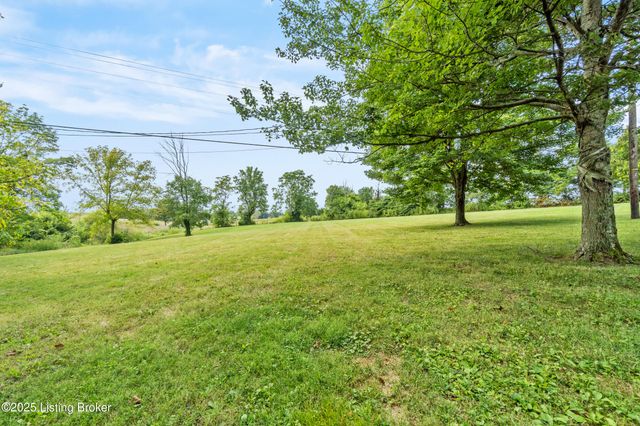 529 Cardinal Dr, Campbellsburg, KY 40011