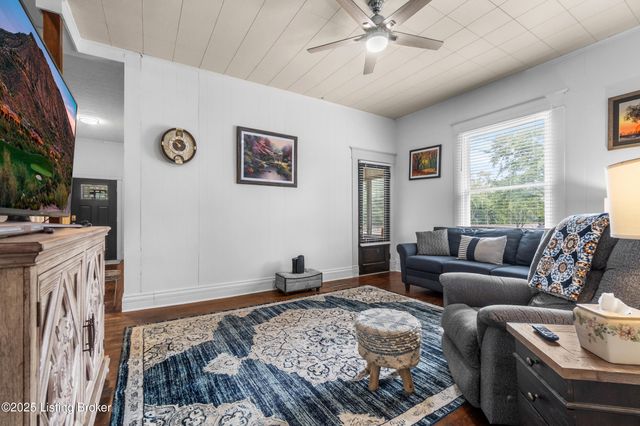 529 Cardinal Dr, Campbellsburg, KY 40011