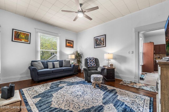 529 Cardinal Dr, Campbellsburg, KY 40011