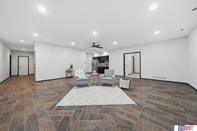 8901 S 30th Street, Lincoln, NE 68516