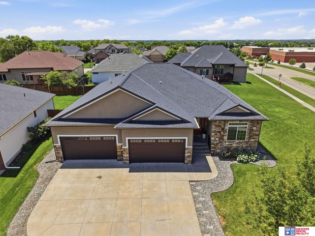 8901 S 30th Street, Lincoln, NE 68516