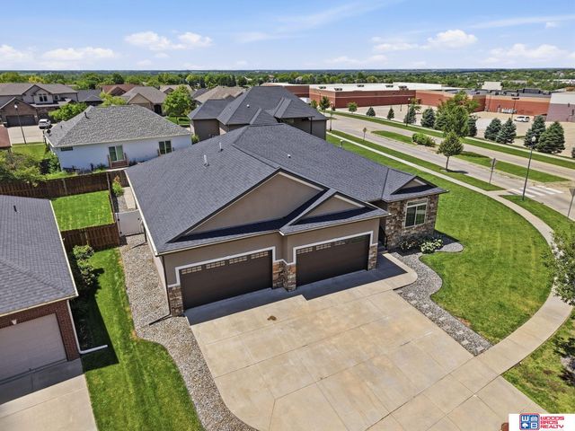 8901 S 30th Street, Lincoln, NE 68516