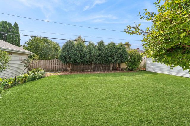 513 E GREENFIELD STREET, Appleton, WI 54911