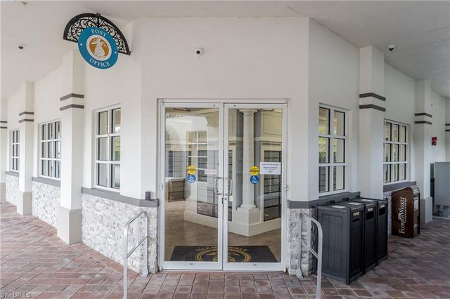 4949 Kingston WAY, Naples, FL 34119