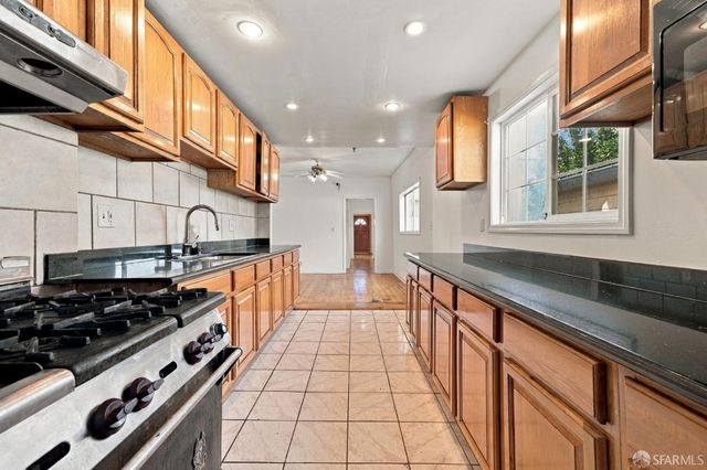 411 Vienna Street, San Francisco, CA 94112