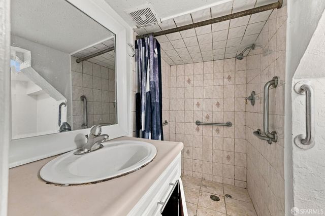 411 Vienna Street, San Francisco, CA 94112