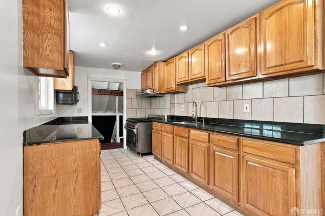 411 Vienna Street, San Francisco, CA 94112