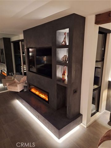 5118 Marina Pacifica Dr S, Long Beach, CA 90803