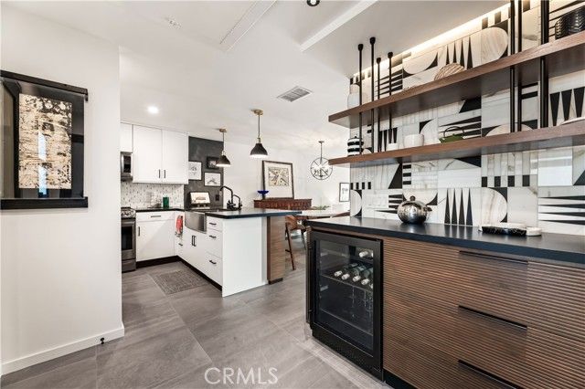 5118 Marina Pacifica Dr S, Long Beach, CA 90803