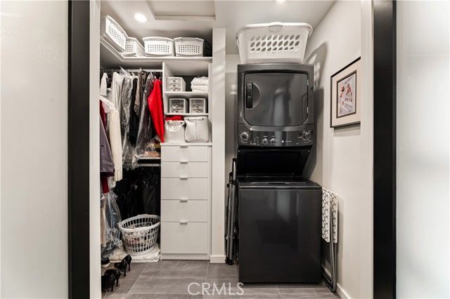 5118 Marina Pacifica Dr S, Long Beach, CA 90803