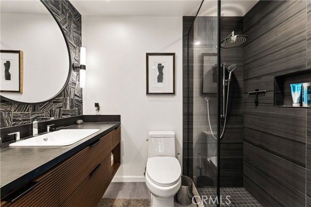 5118 Marina Pacifica Dr S, Long Beach, CA 90803